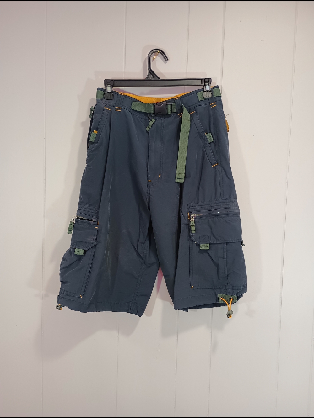 Old College Inn Belted 70% Cotton Long Cargo Shorts